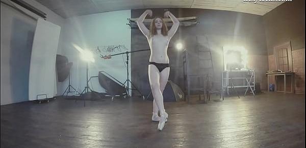 trendsSmall tits brunette babe Rita Pervorazova spreading legs